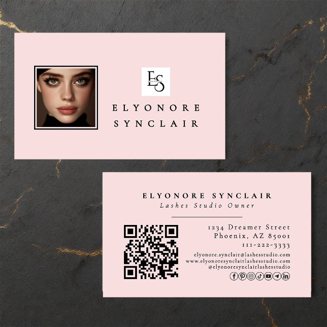 Cartão De Visita Blush Pink Script Logo QR Code Foto Cílios (Criador carregado)