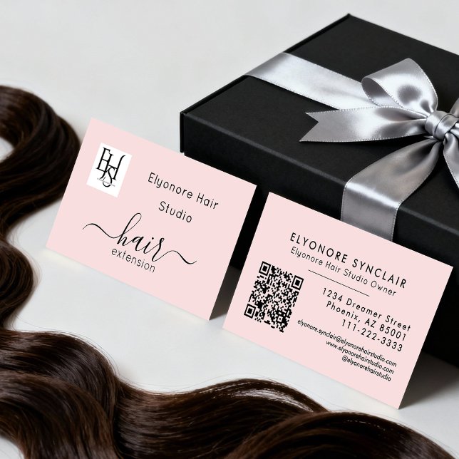 Cartão De Visita Blush Pink Script Logo QR Code Hair Extension (Criador carregado)