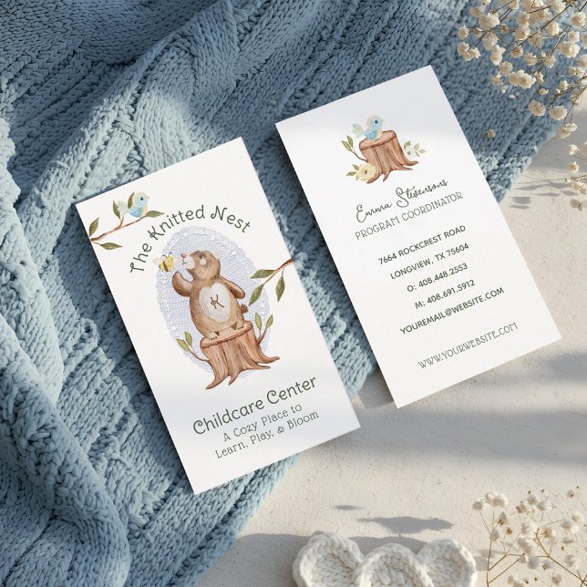 Cartão De Visita Centro de Cuidados de Infância do Urso de Madeira  (Knitted Woodland Bear Fun Childcare Daycare Center Business Card)