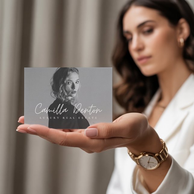 Cartão De Visita Cinza de carvão moderna Script Luxury Imóveis (Criador carregado)
