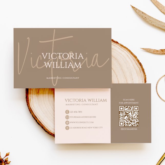 Cartão De Visita Classy Soft Neutral Beige Script QR Code (Criador carregado)