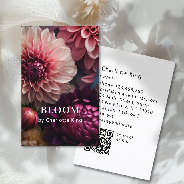 Cartão De Visita Código QR de Flor Moderna (Modern Flower QR Code Business Card)
