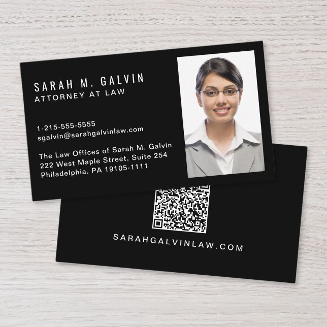 Cartão De Visita Código QR de foto profissional preto (Make a lasting impression with this modern business card featuring your photo and scannable QR code)