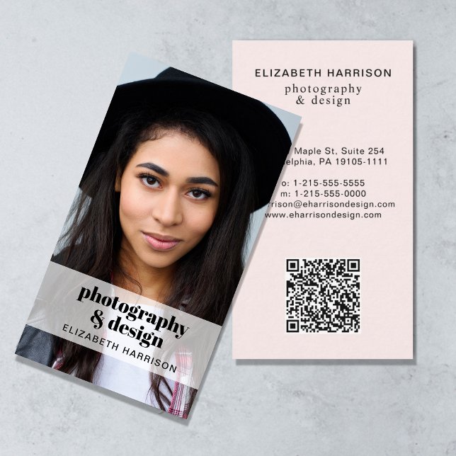 Cartão De Visita Código QR de foto profissional rosa (Capture attention, make connections, and leave a lasting impression with our modern QR business card)