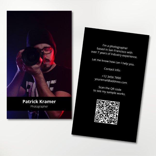 Cartão De Visita Código QR de Foto Simples Moderna Profissional (Photographer with QR code portfolio business card)