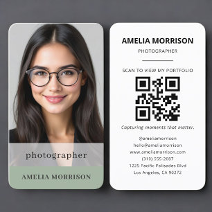 Cartão De Visita Código QR de Foto Verde Sage do Fotógrafo