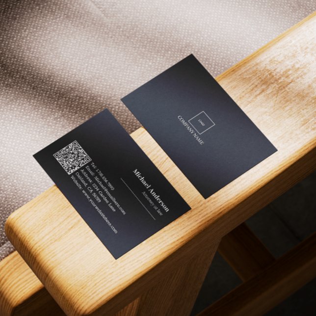 Cartão De Visita Código QR do Advogado Profissional Negro Moderno (Make an impact with these professional business cards, showcasing your brand and credibility.)