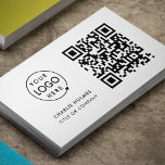 Cartão De Visita Código QR Logotipo comercial | Branco minimalista<br><div class="desc">Simples cartão de visita de código QR branco corporativo e personalizado e logotipo da empresa em um estilo moderno minimalista. O modelo pode ser atualizado facilmente com seu código QR,  logotipo e informações de contato.</div>