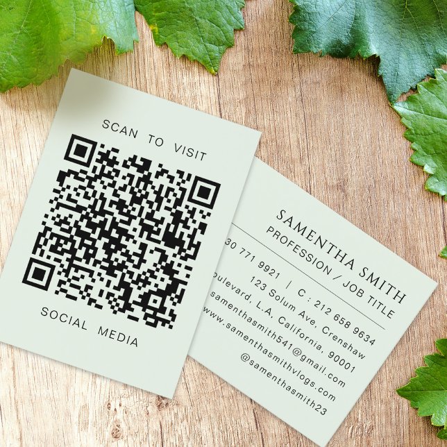 Cartão De Visita Código QR Minimal Profissional Verde Claro (Criador carregado)