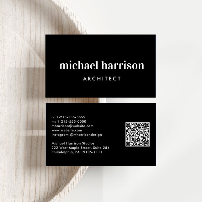 Cartão De Visita Código QR mínimo profissional moderno preto (Capture attention, make connections, and leave a lasting impression with our modern QR business card)