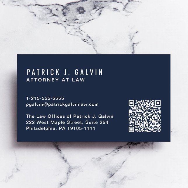 Cartão De Visita Código QR profissional mínimo azul (Capture attention, make connections, and leave a lasting impression with our modern QR business card)
