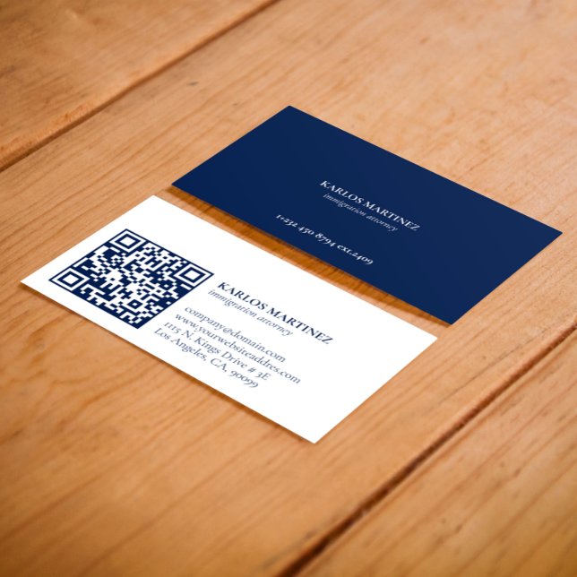 Cartão De Visita Código QR simples azul e branco do advogado de imi (Criador carregado)