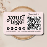 Cartão De Visita Conecte-se com o código QR de mídia social rosa<br><div class="desc">Procurando uma maneira de envolver seus clientes com suas sociedades e seu site? Veja esta conexão com o Cartão de visita de cor rosa do código QR da mídia social. Você pode adicionar facilmente um QR personalizado com um link ao seu site. Você só precisa preencher o URL do seu...</div>