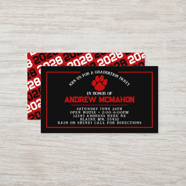 Cartão De Visita Convidados de Mini Graduação Pawprint Preto e Verm (Black and Red Paw Mini Graduation Invites for Friends, Team Mates or as Inserts!)