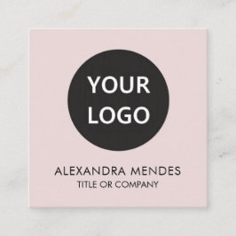 Cartão de visita cor-de-rosa com o logotipo do QR 