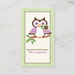 Cartão De Visita Coruja de primavera em um galho, xadrez verde