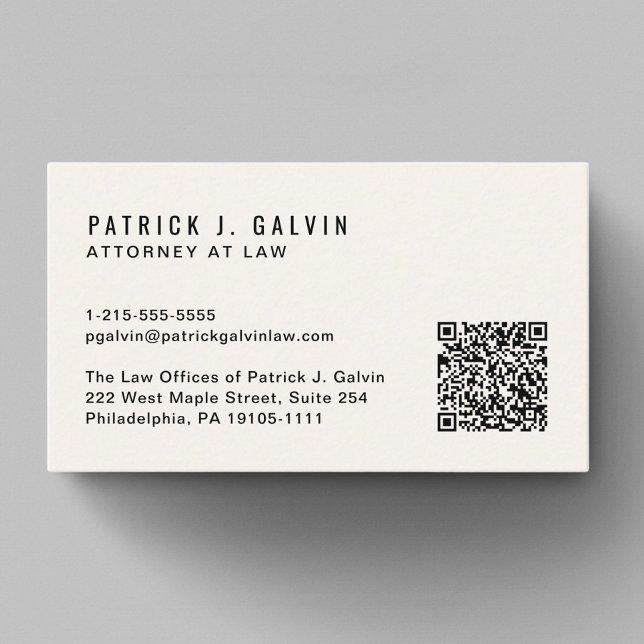 Cartão De Visita Creme de código de QR profissional mínimo (Capture attention, make connections, and leave a lasting impression with our modern QR business card)