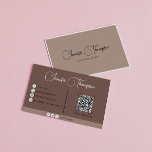 Cartão De Visita Creme profissional moderno Beige e Código QR marro