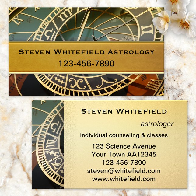 Cartão de visita de Astrologer Profissional (Professional business card for an astrologer featuring an image of the astrological clock.)