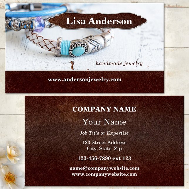 Cartão de visita de Couve-de-Couro de Joia Feita à (Modern design business card featuring an image of handmade jewelry on dark brown faux leather)
