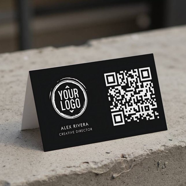 Cartão de Visita de Empreiteiro Moderno com Logoti (Modern Business Card - Front)