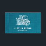 Cartão de visita de Fotógrafo Vintage Profissional<br><div class="desc">A design: ilustração branca de uma câmera em uma textura de canvas azul falso sobre o fundo do The design pode ser usada por fotógrafos Oh e é totalmente personalizável,  basta clicar no botão "Personalizar". É a sua vez.</div>