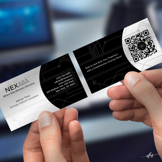 Cartão de Visita de Negócios com Rede Mínima (Customizable business card showcasing seamless front-to-back design alignment for a cohesive, look.)