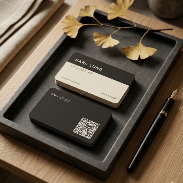 Cartão De Visita Deep Black Japandi Minimal QR Code Designer Studio (Deep Black Japandi Minimal QR Code Designer Studio Business Card)