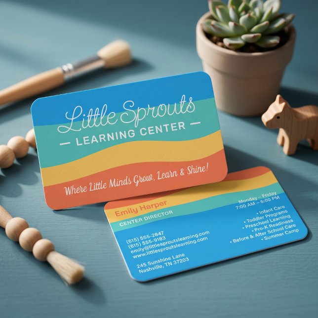 Cartão De Visita Design de Onda de Arco-íris Divertido (Simulated business cards on table)