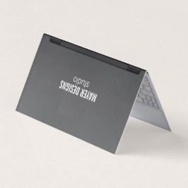 cartão de visita dobrado de tela de laptop de quat