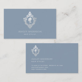 Cartão De Visita Dusty Blue Elegante Lady Vintage Crest Faux Silver