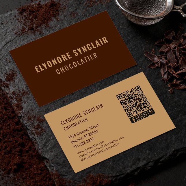 Cartão De Visita Elegant Brown Chocolatier Social Icon QR Code  (Criador carregado)