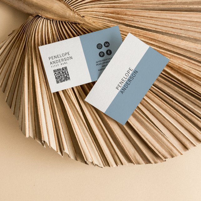 Cartão De Visita Elegante Azul Neutro Código QR Boho Chic Moderno (Criador carregado)