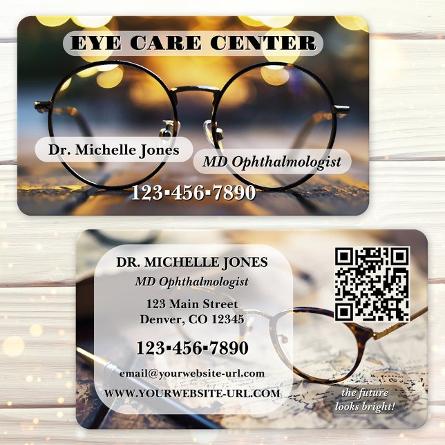 Cartão De Visita Eye Catching Ophthalmologist or Optometrist  (Ophthalmologist or optometrist business card  featuring imagery of glasses and sparkling lights)