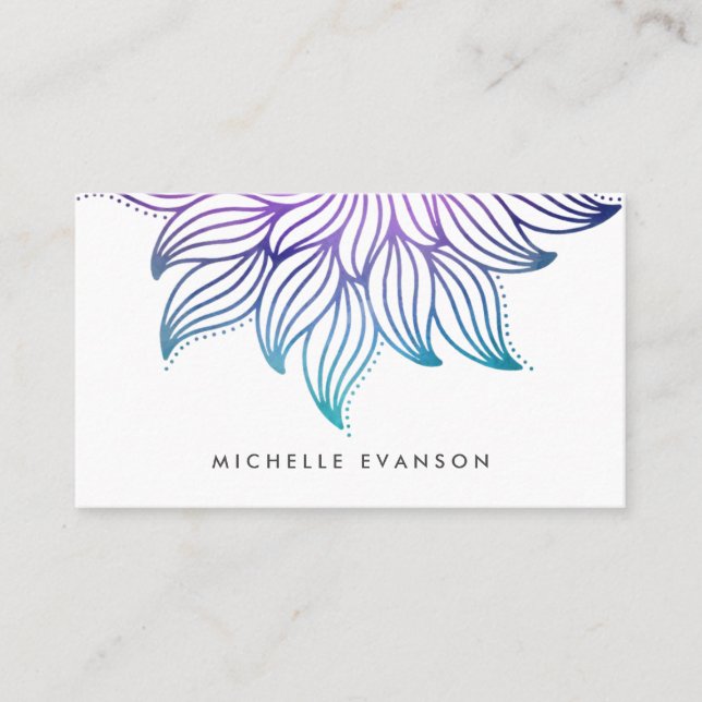 Cartão De Visita Floral Mandala com Gradiente de Aquarelas Roxas e  (Frente)