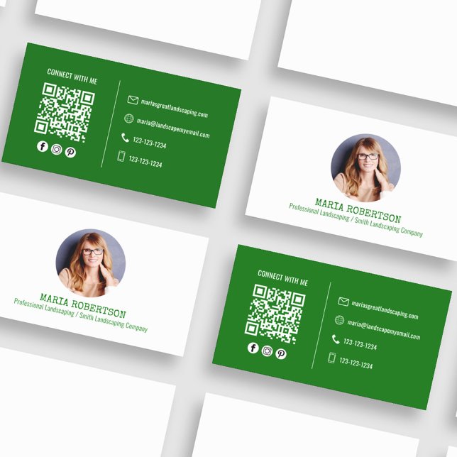 Cartão De Visita Foto de Mídia Social de Código QR Verde Moderno (Simple and minimalist green and white business card. )