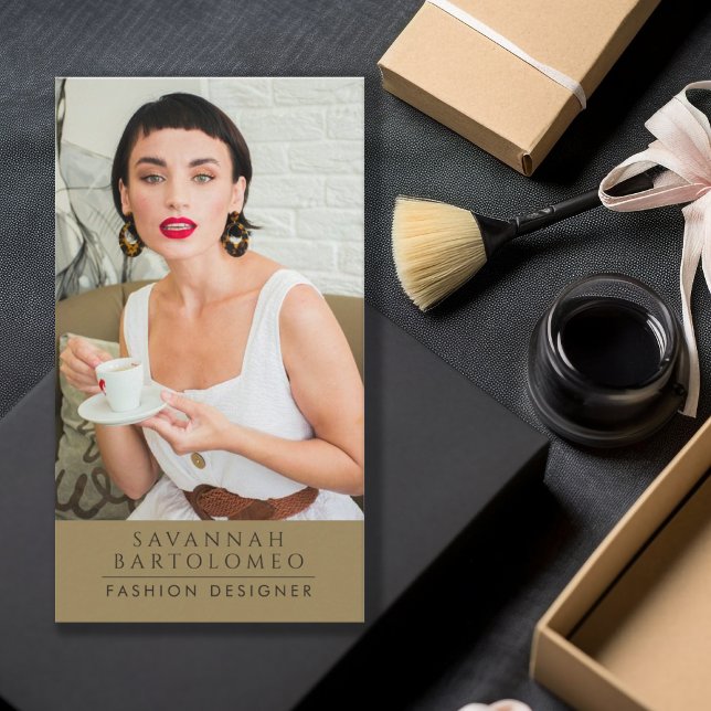 Cartão De Visita Foto de negócios profissional verde-oliva moderna (Criador carregado)