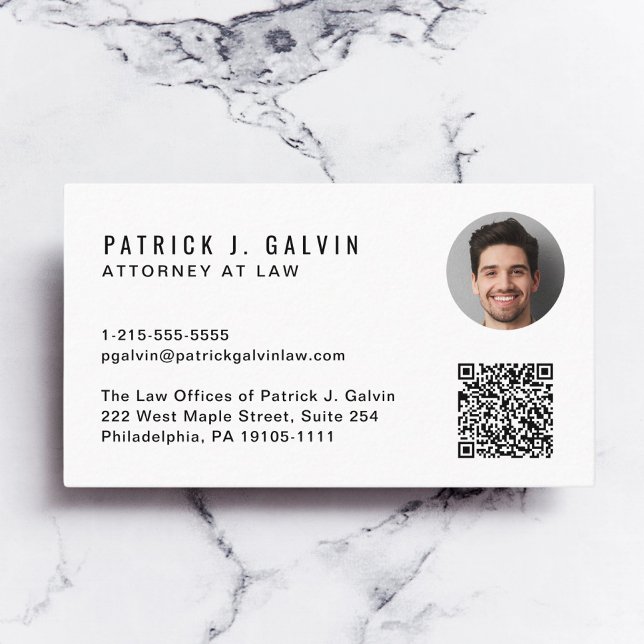 Cartão De Visita Foto de QR Code Profissional (Make a lasting impression with this modern business card featuring your photo and scannable QR code)