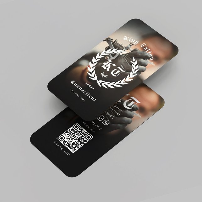 Cartão De Visita Foto do Artista de Tatuagem Moderna Monograma Wrea (Modern Tattoo Artist Monogram Wreath Photo Business Card
)