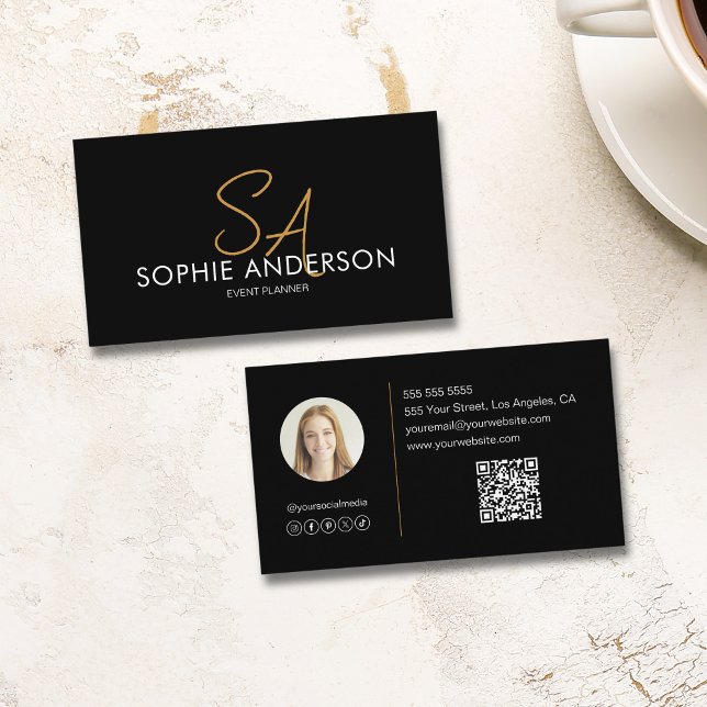 Cartão De Visita Foto do Monograma Elegante moderno QR Preto Dourad (Modern Elegant Monogram Photo QR Black Gold Business Card)
