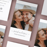 Cartão De Visita Fotografia de Tipografia Moderna de Script<br><div class="desc">Cartões de visitas de fotografia modernos e profissionais com sua fotografia com a tipografia moderna e minimalista da escrita. Adicione suas informações de contato às costas. Inclui três ícones de mídia social e um campo para seu nome de usuário.</div>