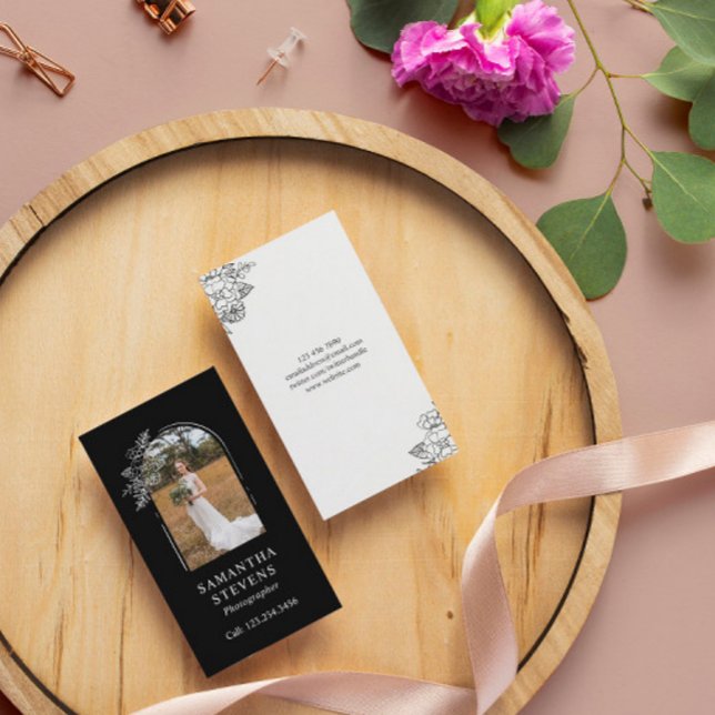 Cartão De Visita Fotógrafo Desenhado de Arca Floral Preta (Criador carregado)