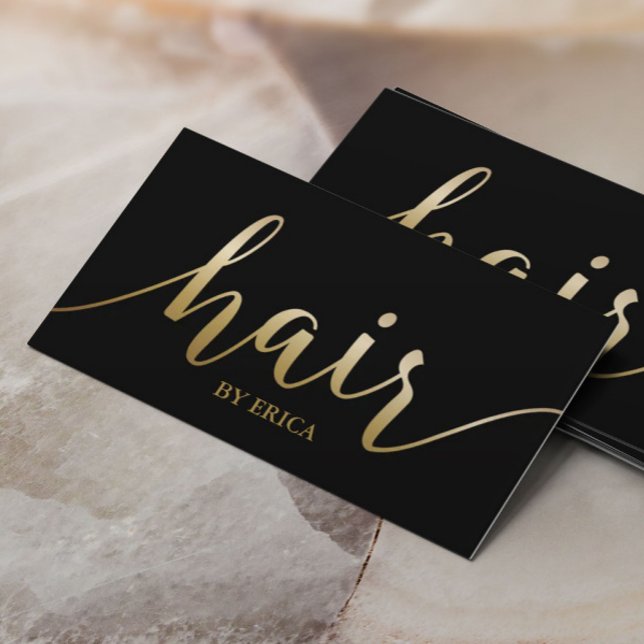 Cartão De Visita Hair Stylist Elegante Dourado Script Typografia Sa (Criador carregado)