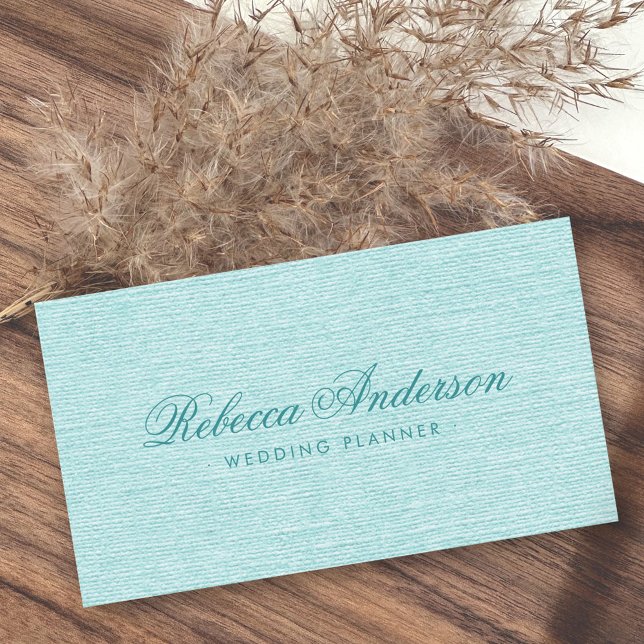 Cartão De Visita Imagem bonito de tendências cônicas de linha azul- (Aqua blue linen chic trendy pretty script business card)