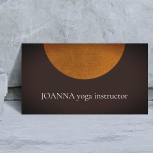 Cartão De Visita Instrutor alaranjado minimalista da ioga de Brown
