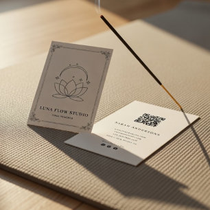 Cartão De Visita Instrutor de Yoga Minimalista Lua de Lótus 
