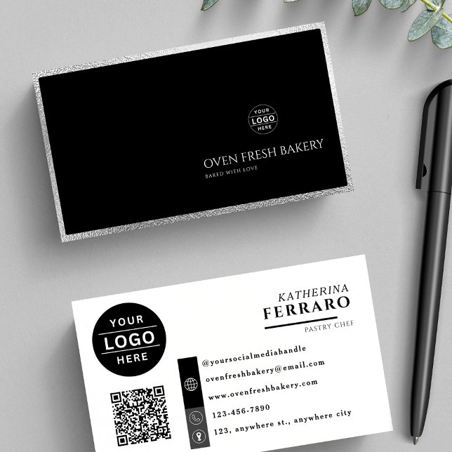 Cartão De Visita Logotipo branco preto Código QR Borda prateada (Criador carregado)