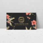 Cartão De Visita Logotipo da Caixa de Vidro Monograma Vintage Flora<br><div class="desc">Sua inicial é mostrada elegantemente neste falso quadro metálico de ouro para uma estética glamourosa. Colocada sobre uma cinza escura com um padrão floral vintage a picos nas laterais. Perfeito para designers de interiores,  estilistas,  blogueiros e muito mais. © 1201AM CREATIVE</div>