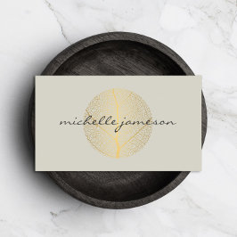 Cartão De Visita Logotipo de Folha de Ouro Elegante em Bege Claro