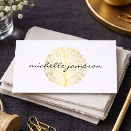 Cartão De Visita Logotipo Dourado Elegante em branco